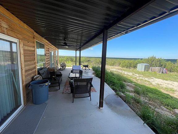 3rd image of 18900 Cherokee Rdg