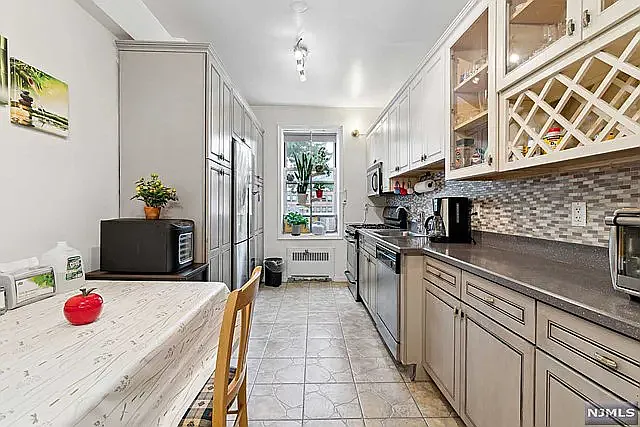 995 Teaneck Rd #2P — Photo 4
