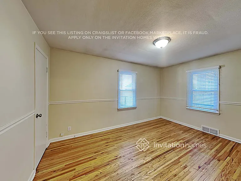 1159 W Marion St — Photo 11