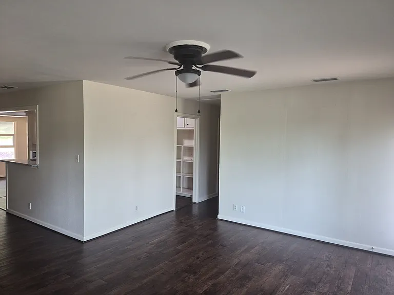 2512 Sheryl Ln — Photo 9