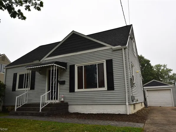 565 E Hopocan Ave, Barberton, OH 44203