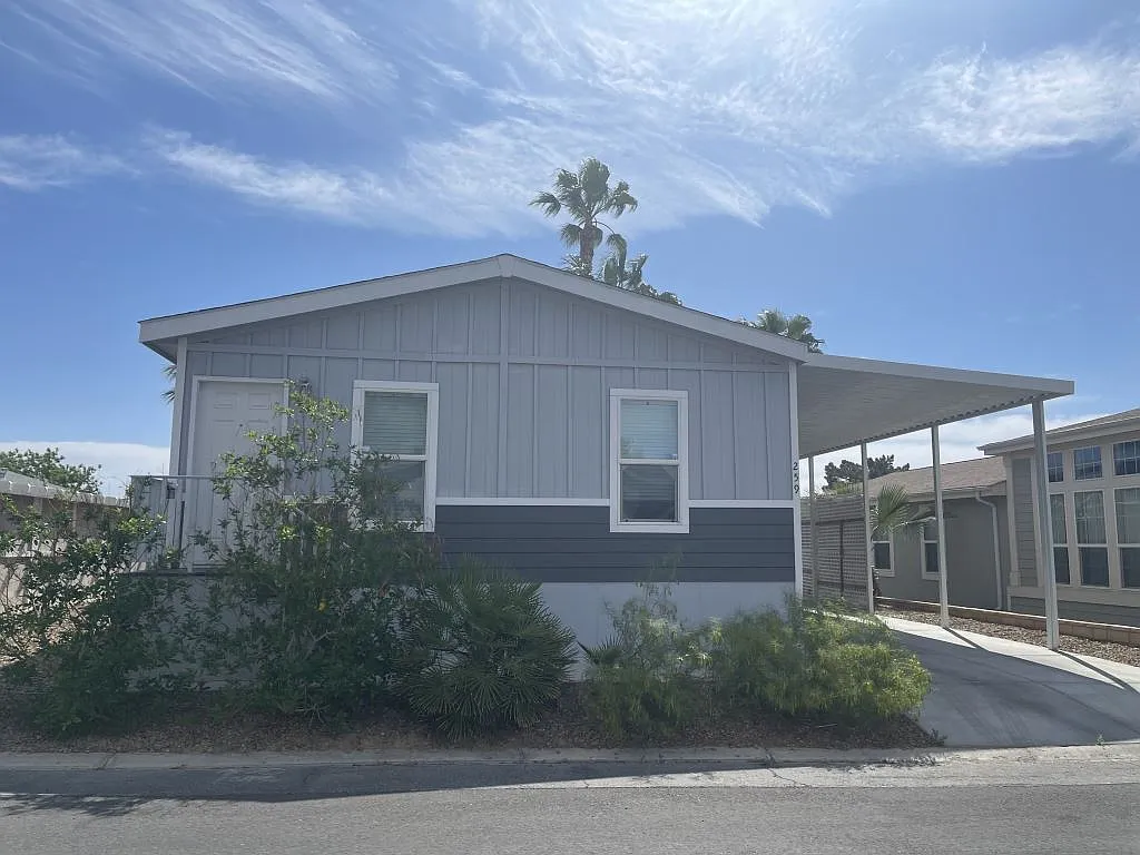 3 bed, 2.0 bath, 1152 sqft, $1,299 — Photo 2