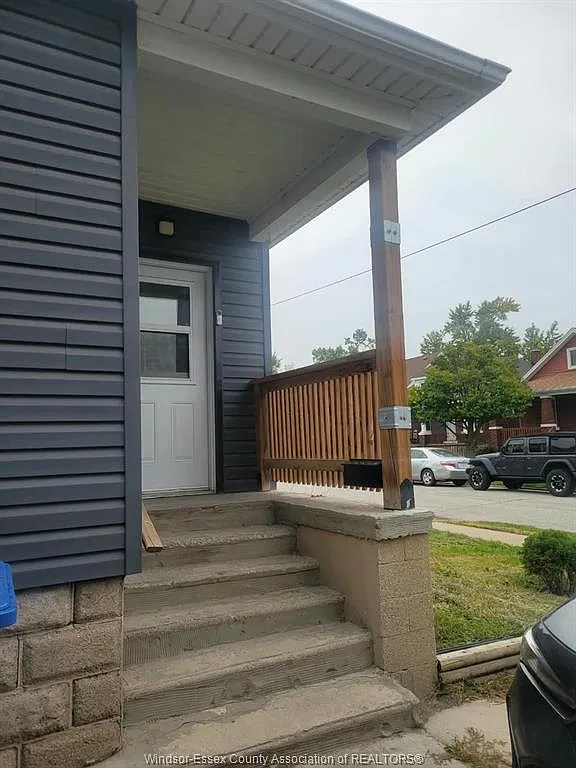 3 bed, $2,000 — Photo 3