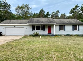 860 W White Lake Dr, Whitehall, MI 49461