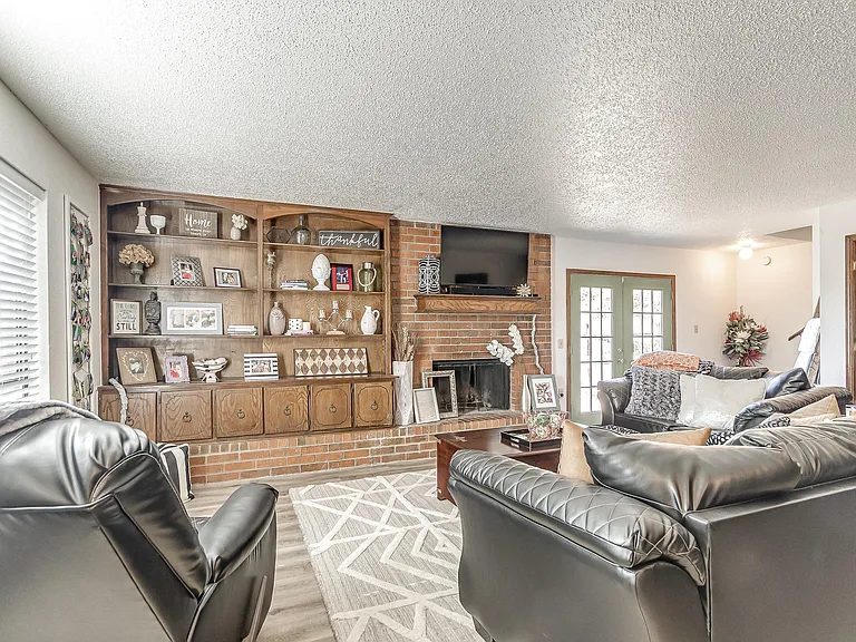 6103 Gaelic Glen Dr — Photo 7