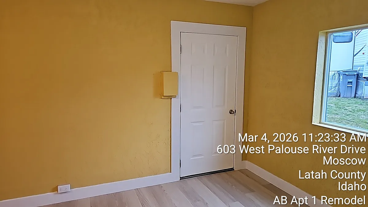 Building Photo - 603 W Palouse River Dr #A
