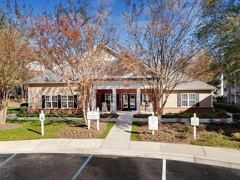Forest Oaks Apartment Homes — Photo 12