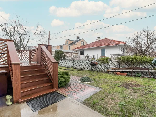 3817 Oceanic Avenue image 33 of 37