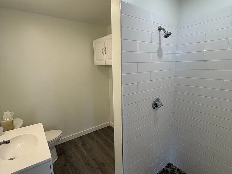216 Central St — Photo 4