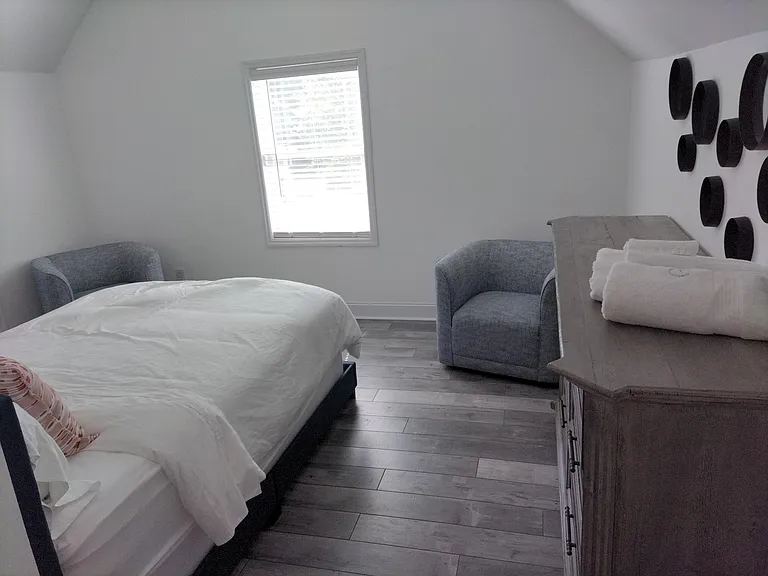 2301 Willow Creek Ct E — Photo 14