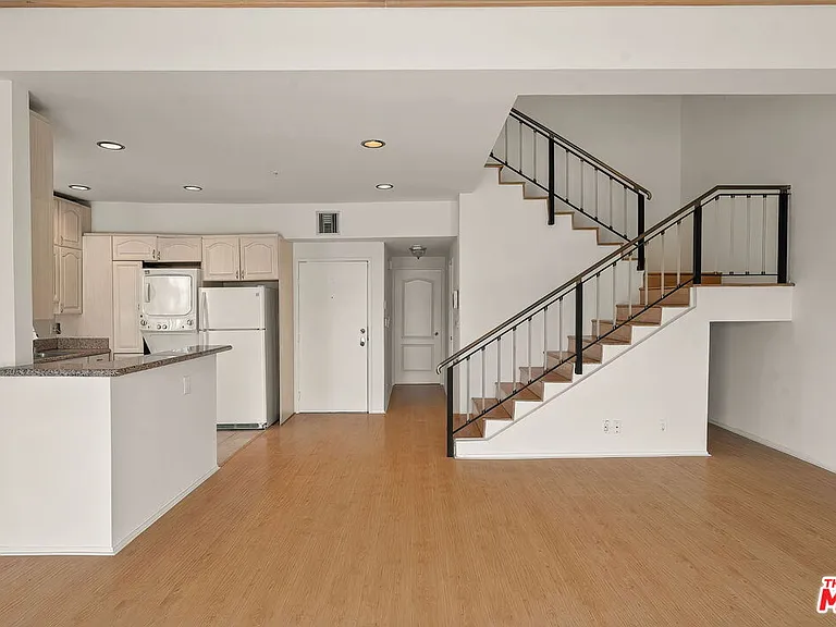 923 Euclid St #302 — Photo 11