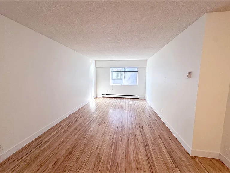 2228 Franklin St #216 — Photo 1