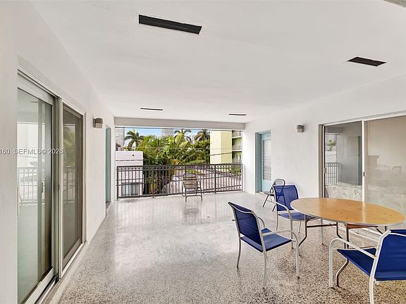 5th image of 350 Collins Ave APT 306