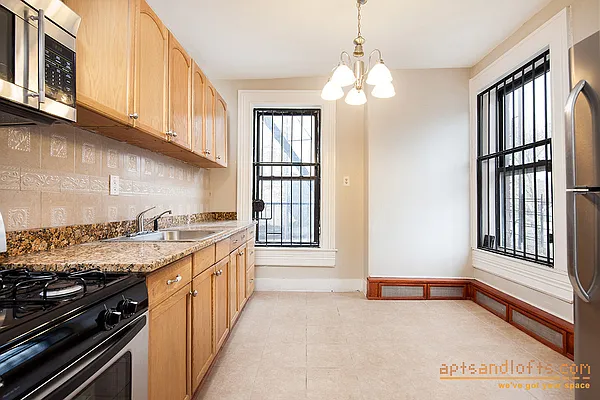 Rented by aptsandlofts.com | media 2