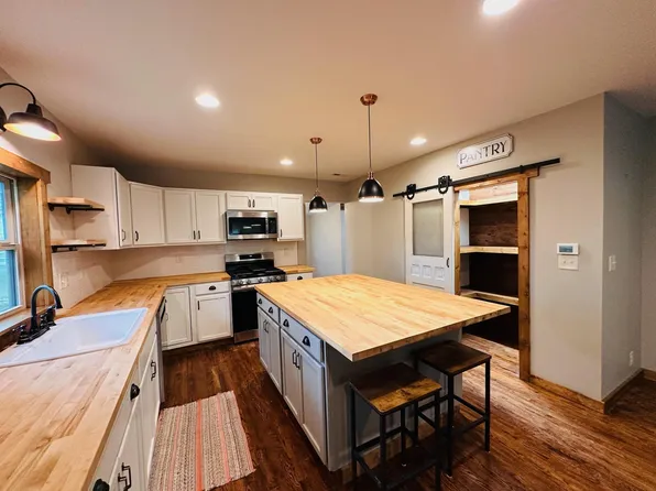 2604 State Route Z, Willow Springs, MO 65793