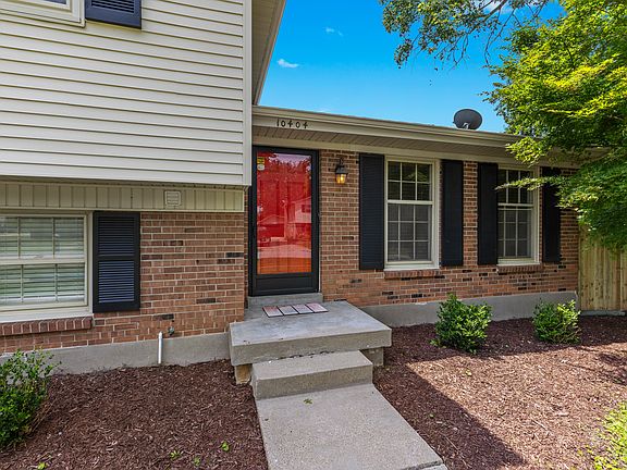 3rd image of 10404 Lark Park Dr