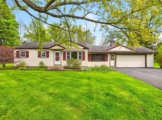127 Creek Hill Ln, Rochester, NY 14625