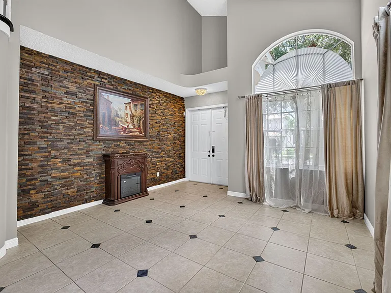 1204 Oakwater Dr — Photo 6