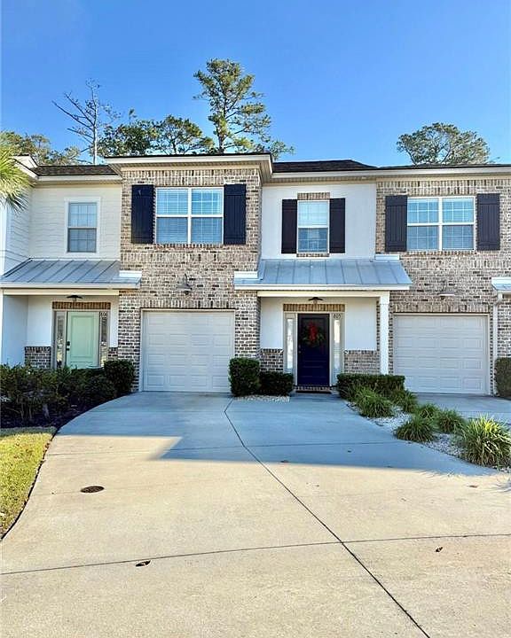 1st image of 805 Mariners Cir