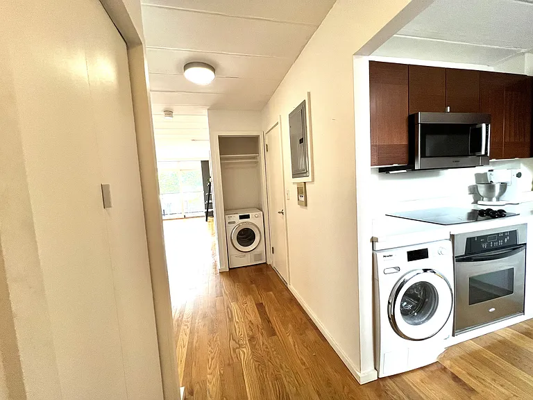 345 Harvard St #4E — Photo 12