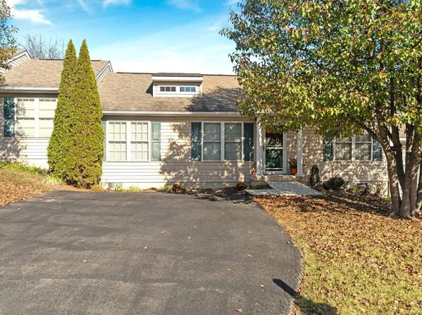 82 Villa Ct, Troutville, VA 24175