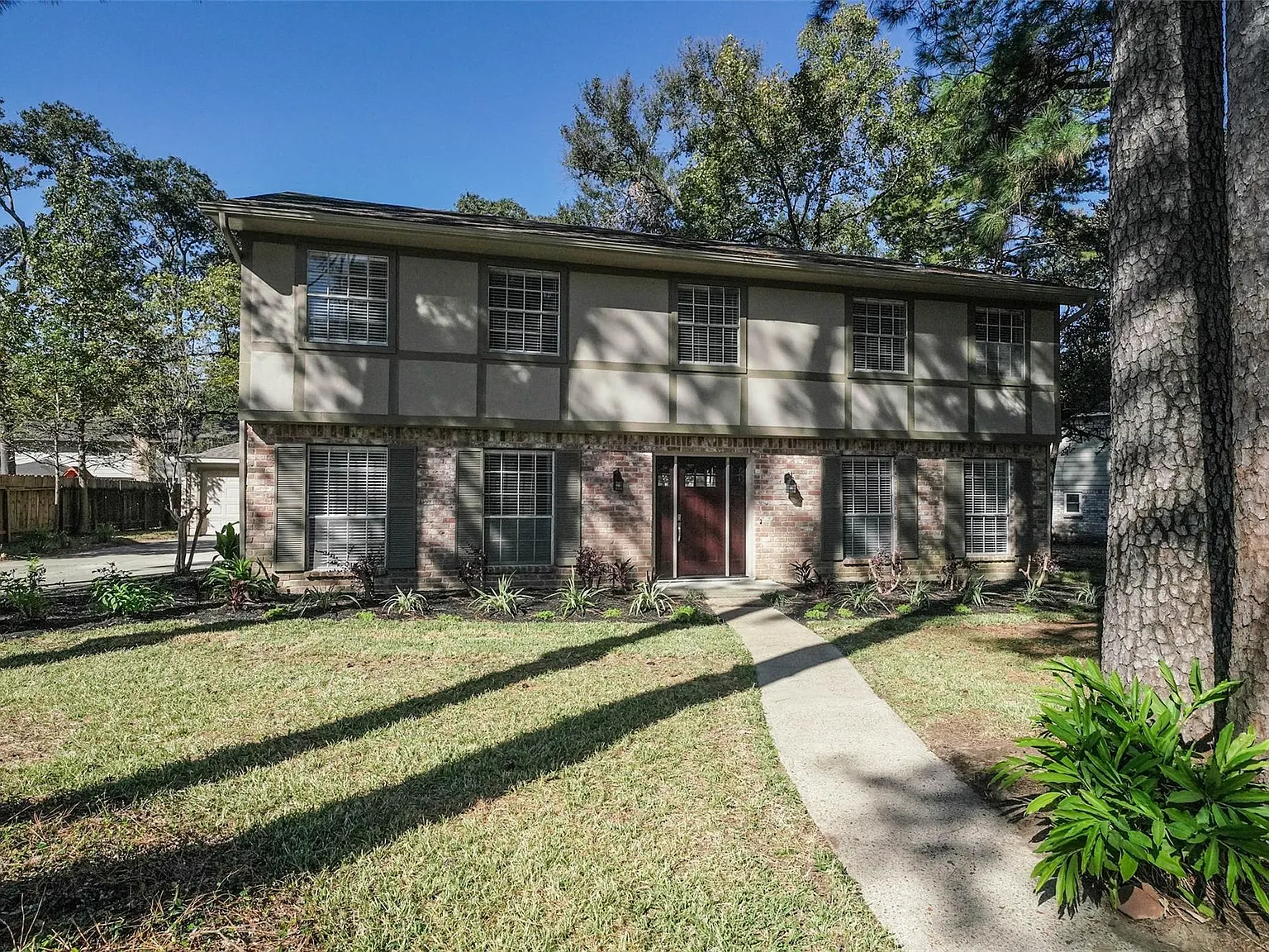 4 bed, 2.5 bath, 2601 sqft, $2,500 — Photo 3