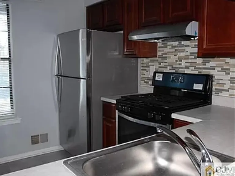 103 Woodbridge Commons Way — Photo 2