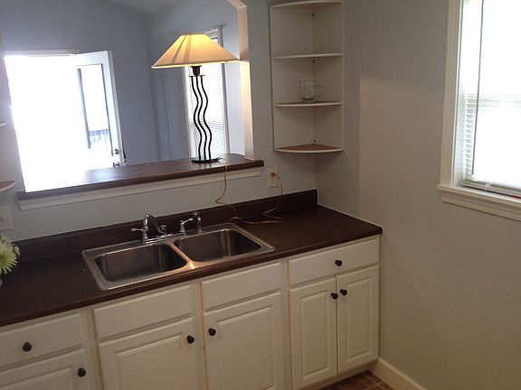 5th image of 1423 Cornelia St