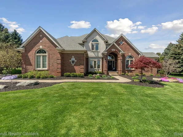 1234 Saint Andrews, Highland, MI 48357