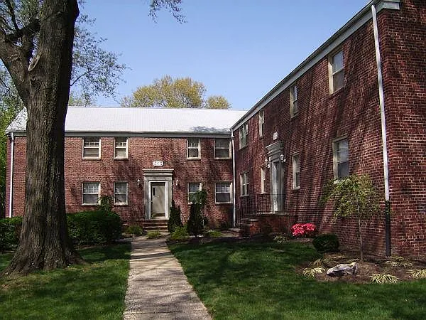 Plainfield Village — Photo 2