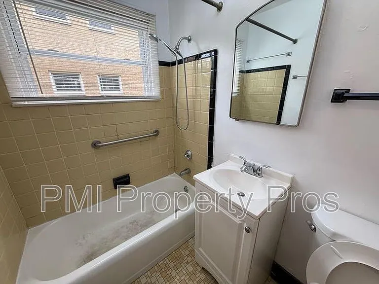 3800 N 76th St #4 — Photo 12