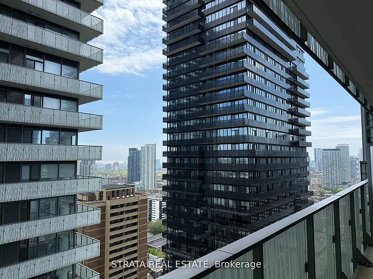 42 Charles St E #2801 — Photo 14