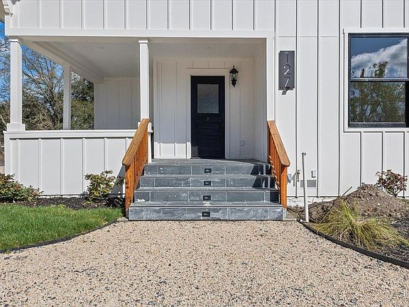 5th image of 127 Pleasant Avenue