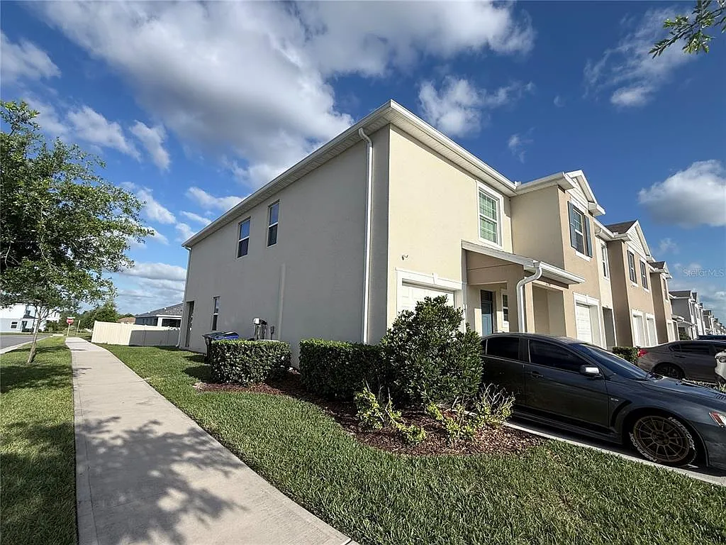 3 bed, 2.5 bath, 1740 sqft, $2,250 — Photo 4