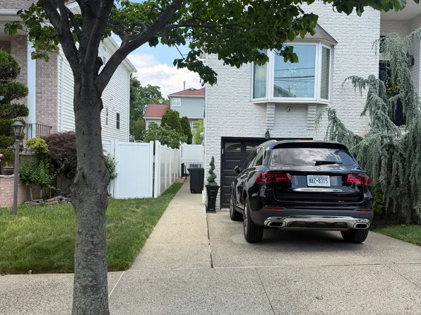 109 Hecker St #2, Staten Island, NY 10307