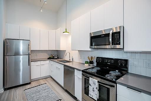 5th image of 202 W Chapel St #202