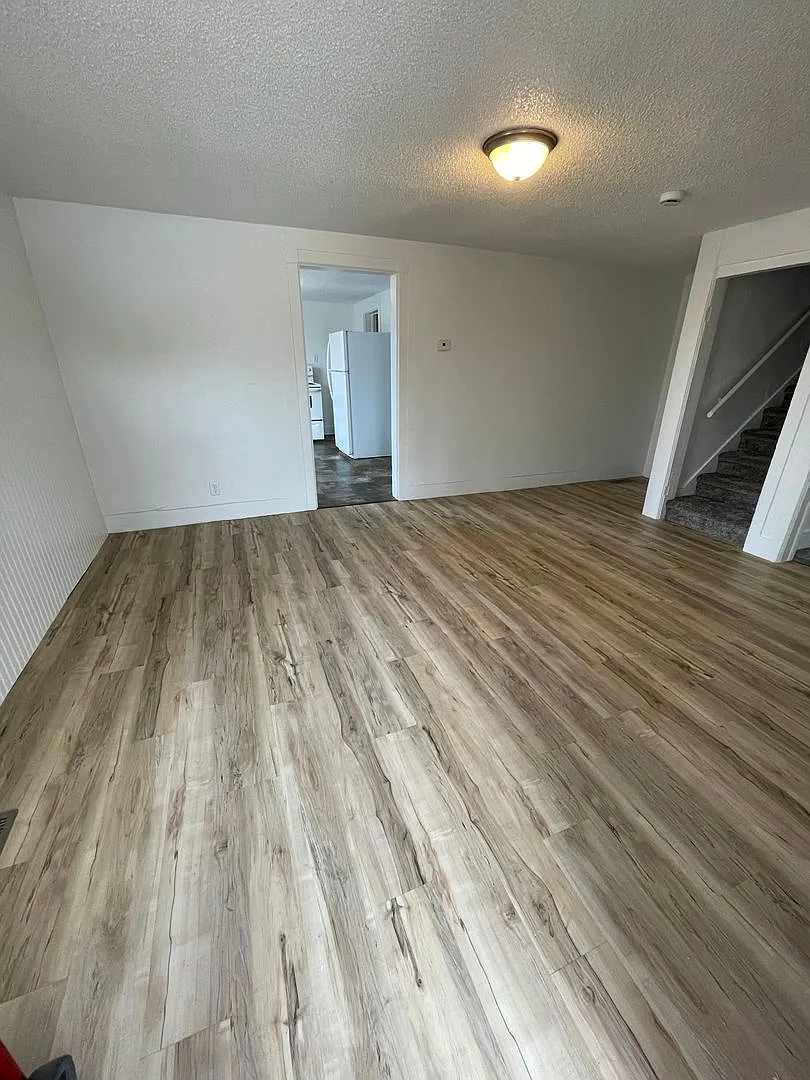 422 Columbus St — Photo 4