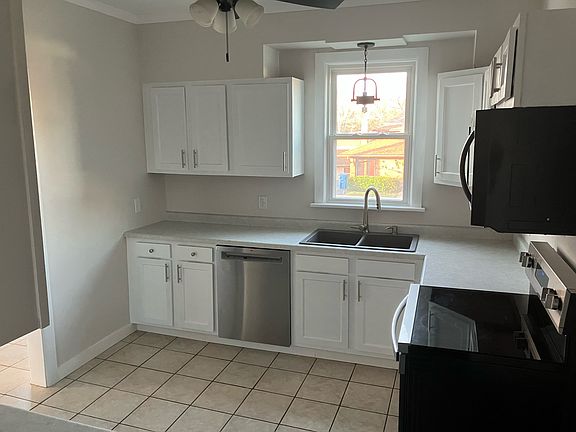 4th image of 635 N Washington St