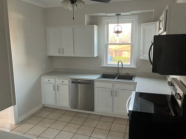 635 N Washington St — Photo 4