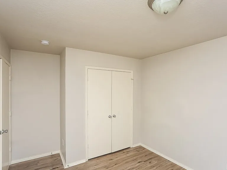10921 Emerald Park Ln — Photo 12