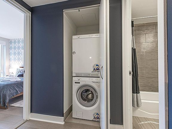 4th image of 450 W 42nd St APT 28H