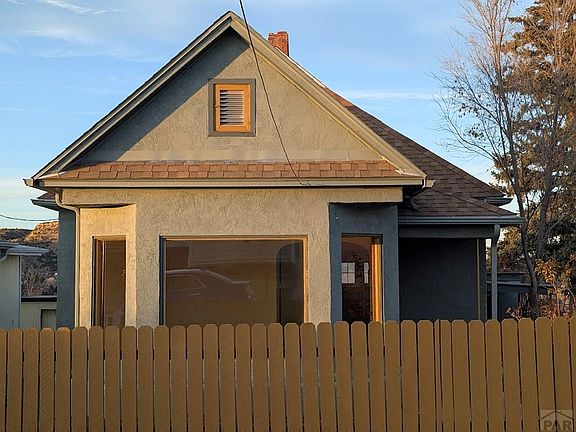 2nd image of 609 W Washington Ave