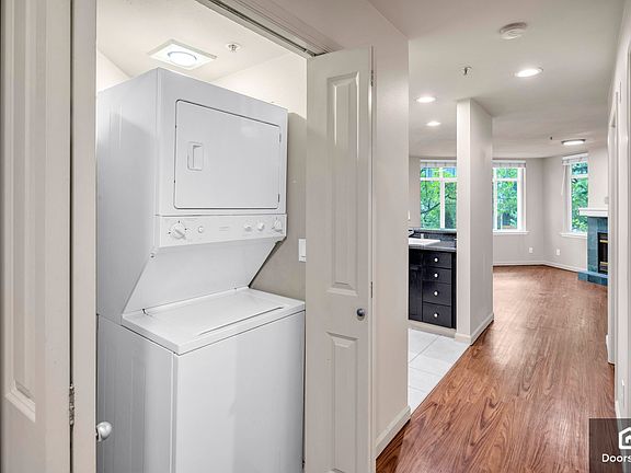 4th image of 611 Highland Dr APT 203