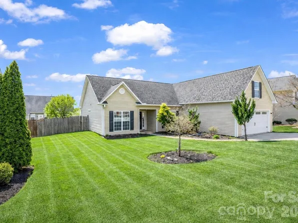 33 Lumber River Rd, Fletcher, NC 28732