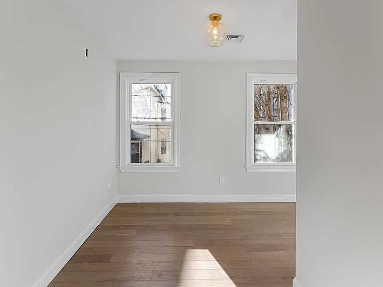 19 George St #2 — Photo 13