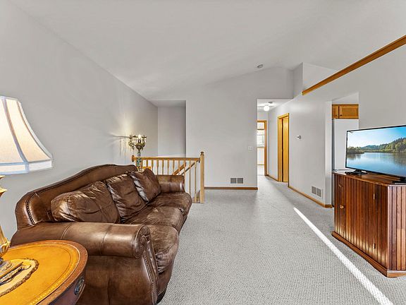 4th image of 6110 262nd St