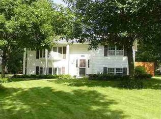 245 Valley Rd, Waterloo, IA 50701