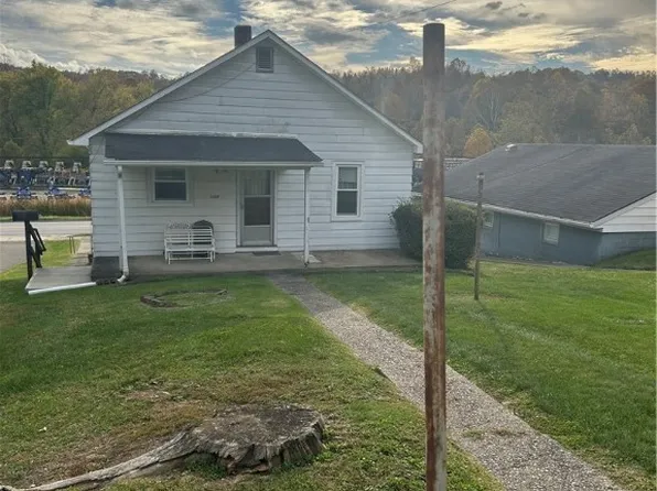 1109 Washington St, Bellaire, OH 43906