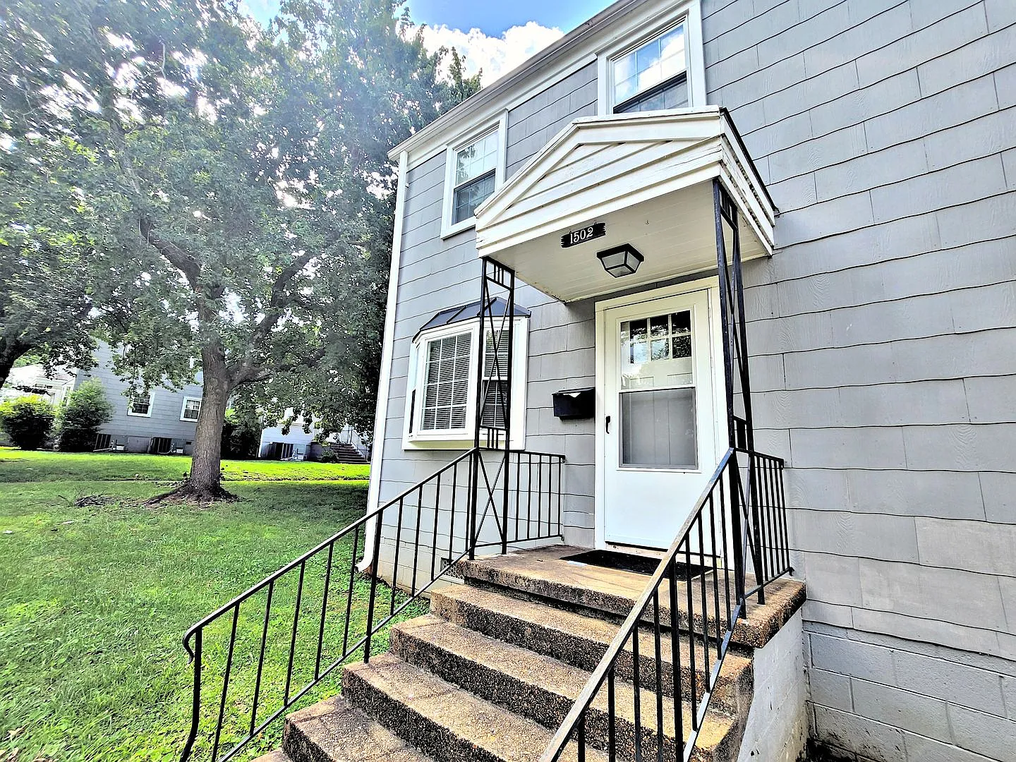 Coming Soon! Under New Management - 2 Bd. Townhome In Five Points — Photo 2