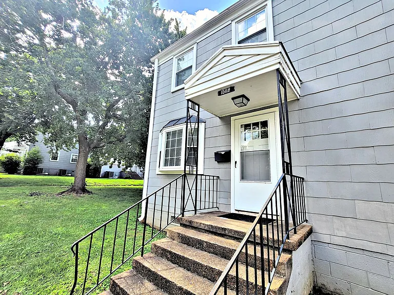 1502 Randolph Ave SE — Photo 2